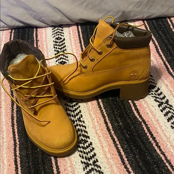 Timberland Brown Lace-Up Boots - Picture 2 of 6